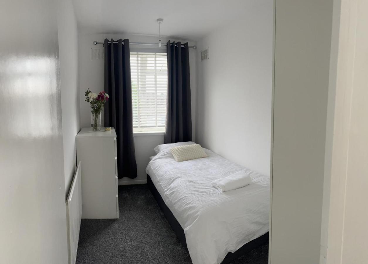 Crown Road Apartment Sittingbourne Buitenkant foto