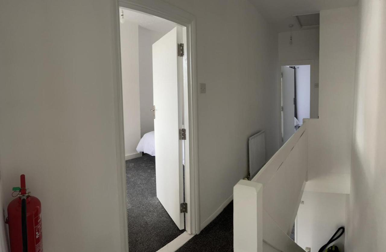 Crown Road Apartment Sittingbourne Buitenkant foto