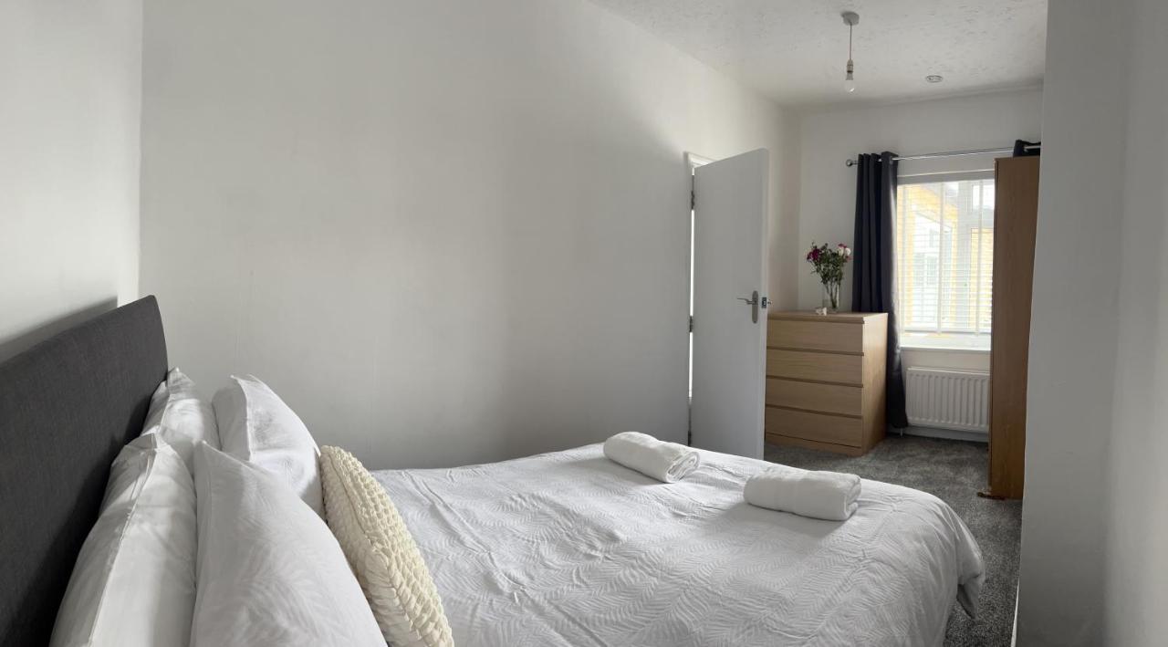 Crown Road Apartment Sittingbourne Buitenkant foto