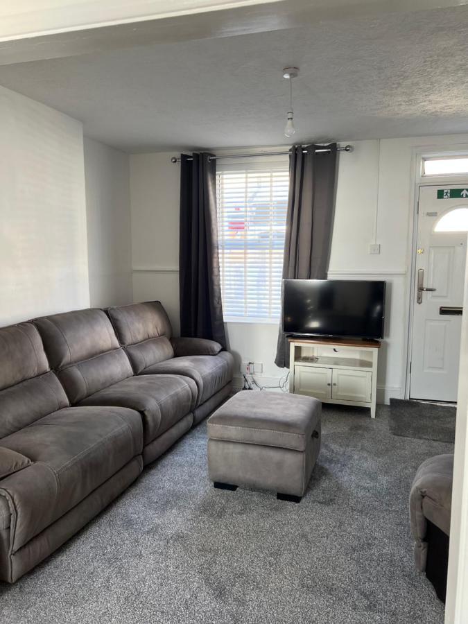 Crown Road Apartment Sittingbourne Buitenkant foto
