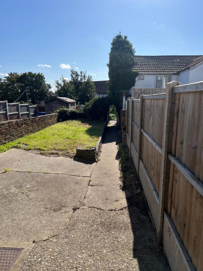 Crown Road Apartment Sittingbourne Buitenkant foto