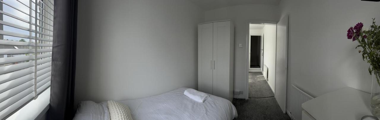 Crown Road Apartment Sittingbourne Buitenkant foto